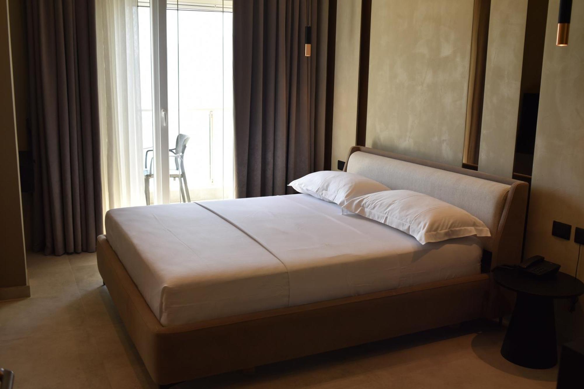 Nuna Hotel Radhimë Esterno foto