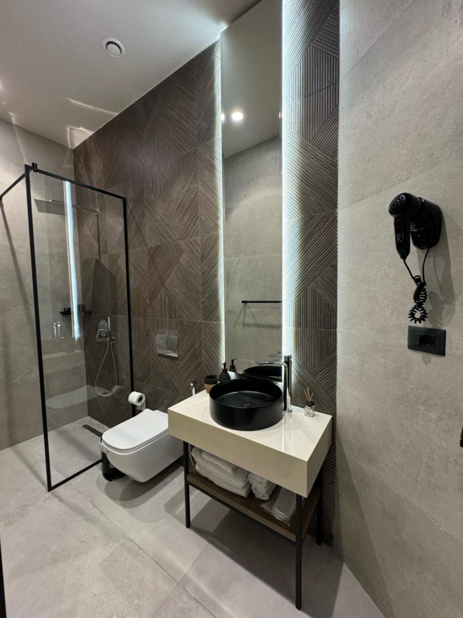 Nuna Hotel Radhimë Esterno foto