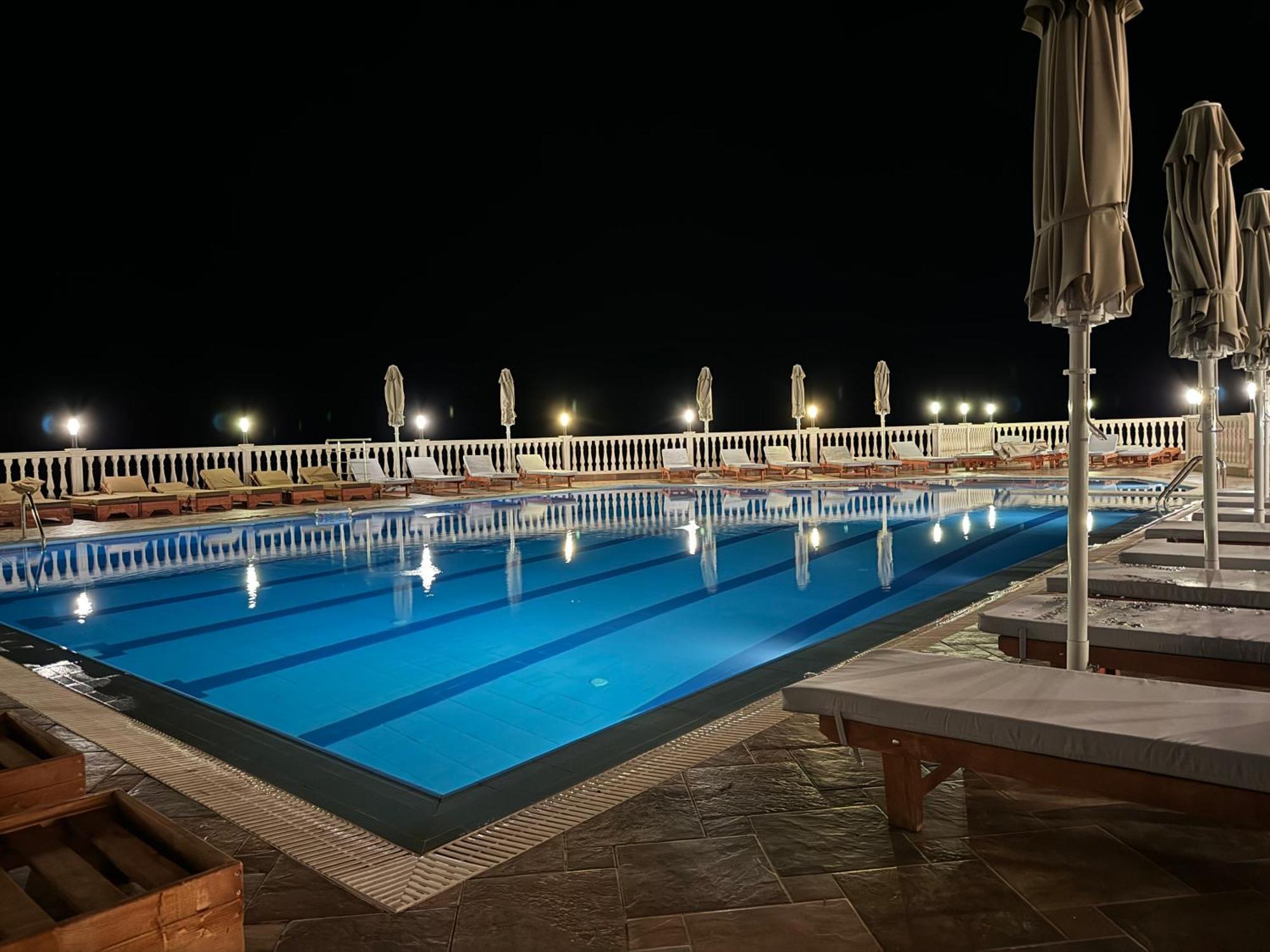 Nuna Hotel Radhimë Esterno foto