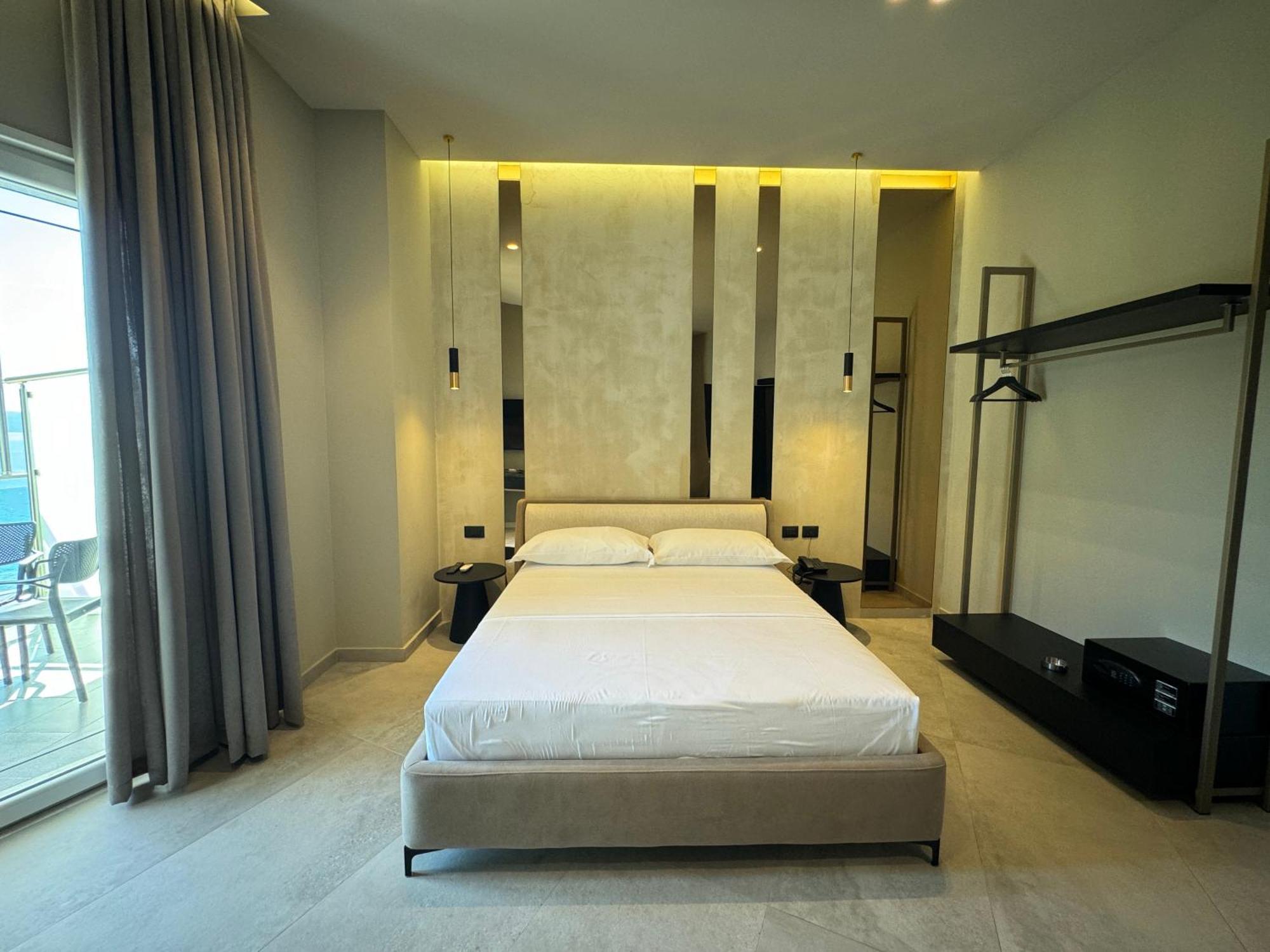 Nuna Hotel Radhimë Esterno foto