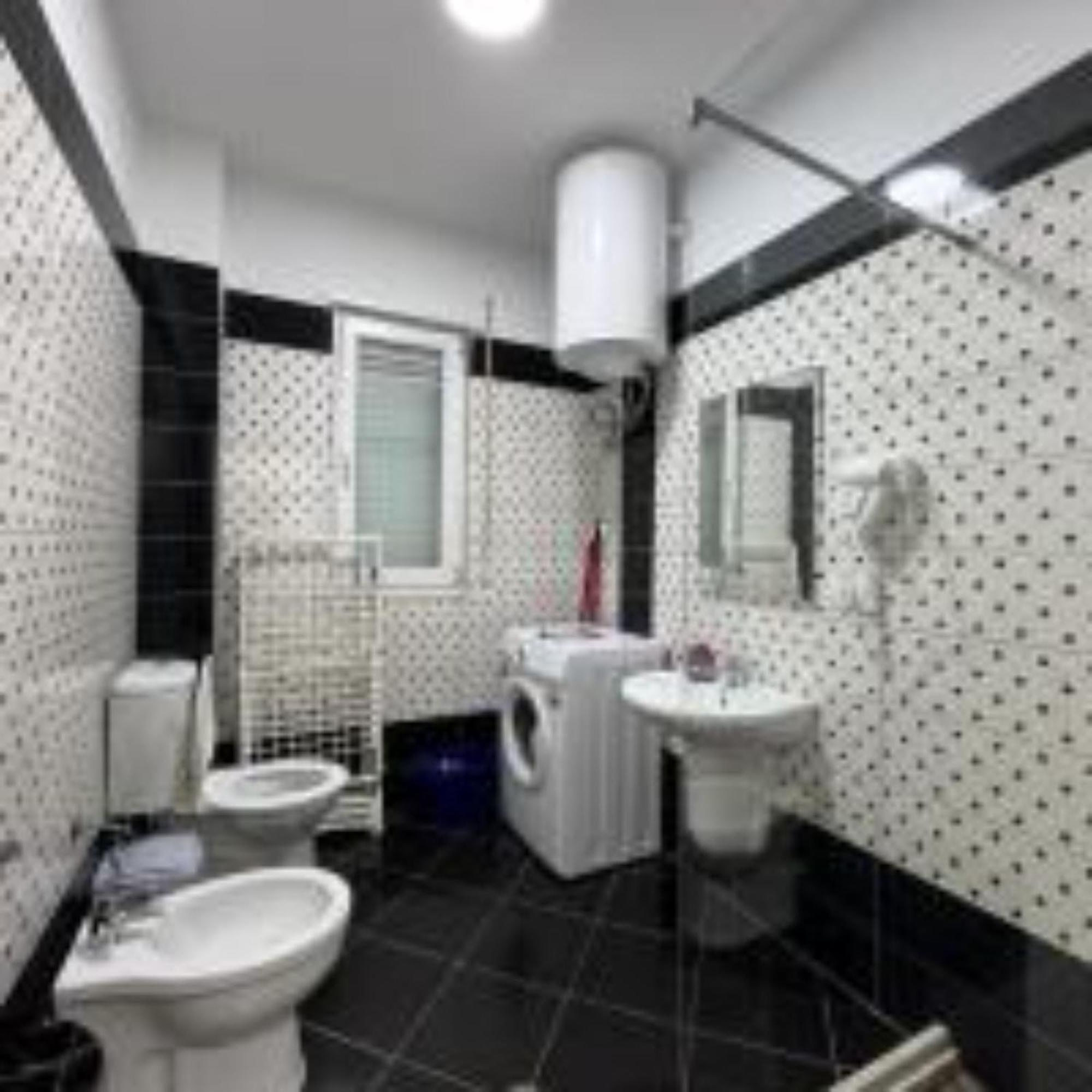 Nuna Hotel Radhimë Esterno foto